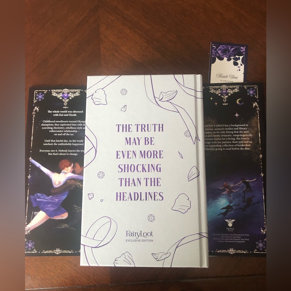 SIGNED Fairyloot Exclusive Edition THE FAVOURITES by Layne Fargo - Picture 7 of 8
